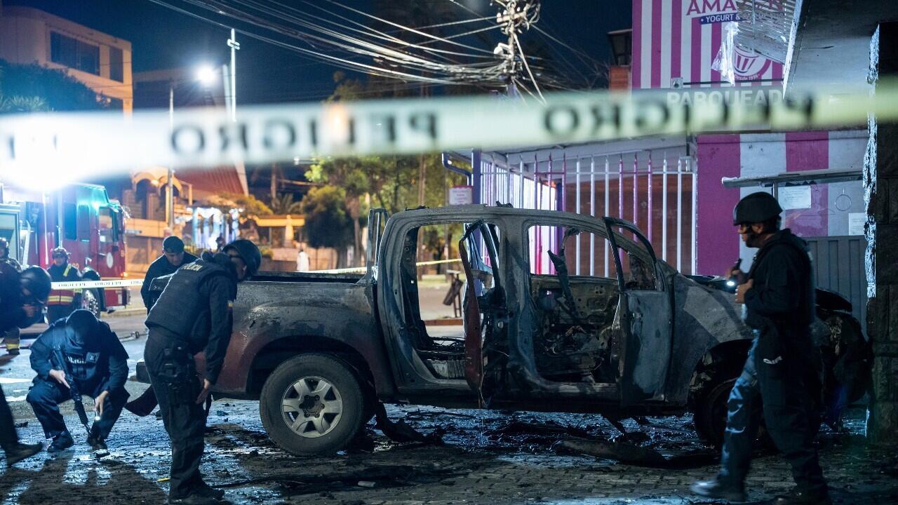 Violence in the streets of Ecuador two car bombs exploded in Quito Pledge Times